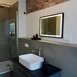 Luxurioeses Altbau Im Szenenviertel 公寓 *